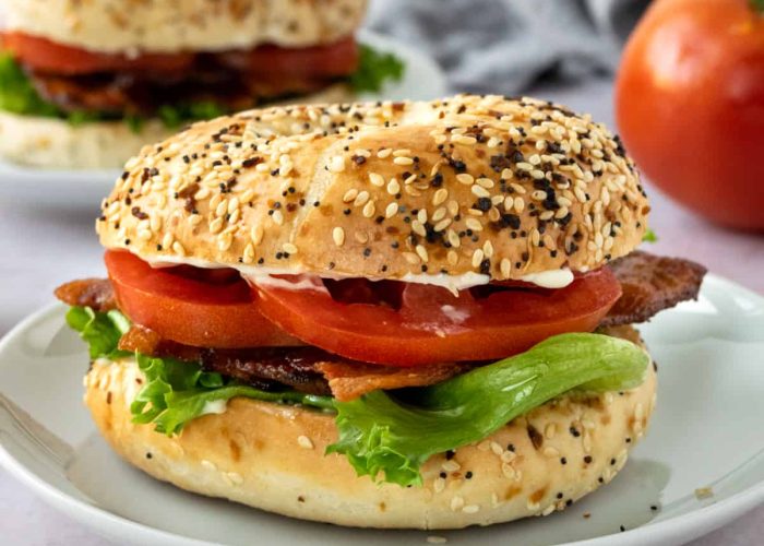 Bagel-BLT-Sandwich-4