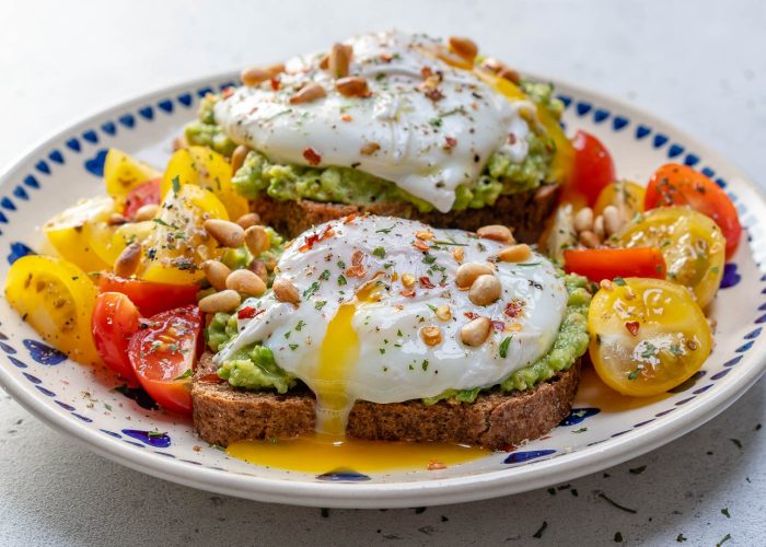 Easy-Poached-Egg-Avocado-Toast-Recipe