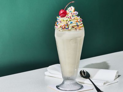 Vanilla Milkshake 353kcal